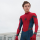 Imagen para el artículo titulado Marvel no permite a Tom Holland ver Black Widow por miedo a que suelte algún spoiler